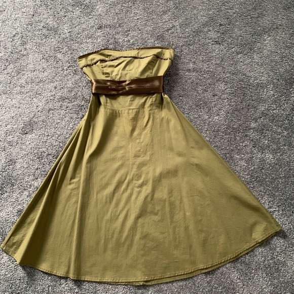 max rave Dresses & Skirts - Strapless dress
